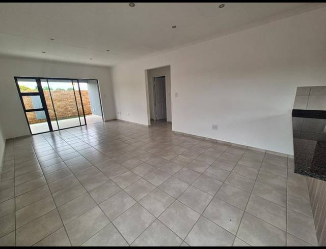 2 BEDROOM TOWNHOUSE FOR SALE IN BRACKENDOWNS